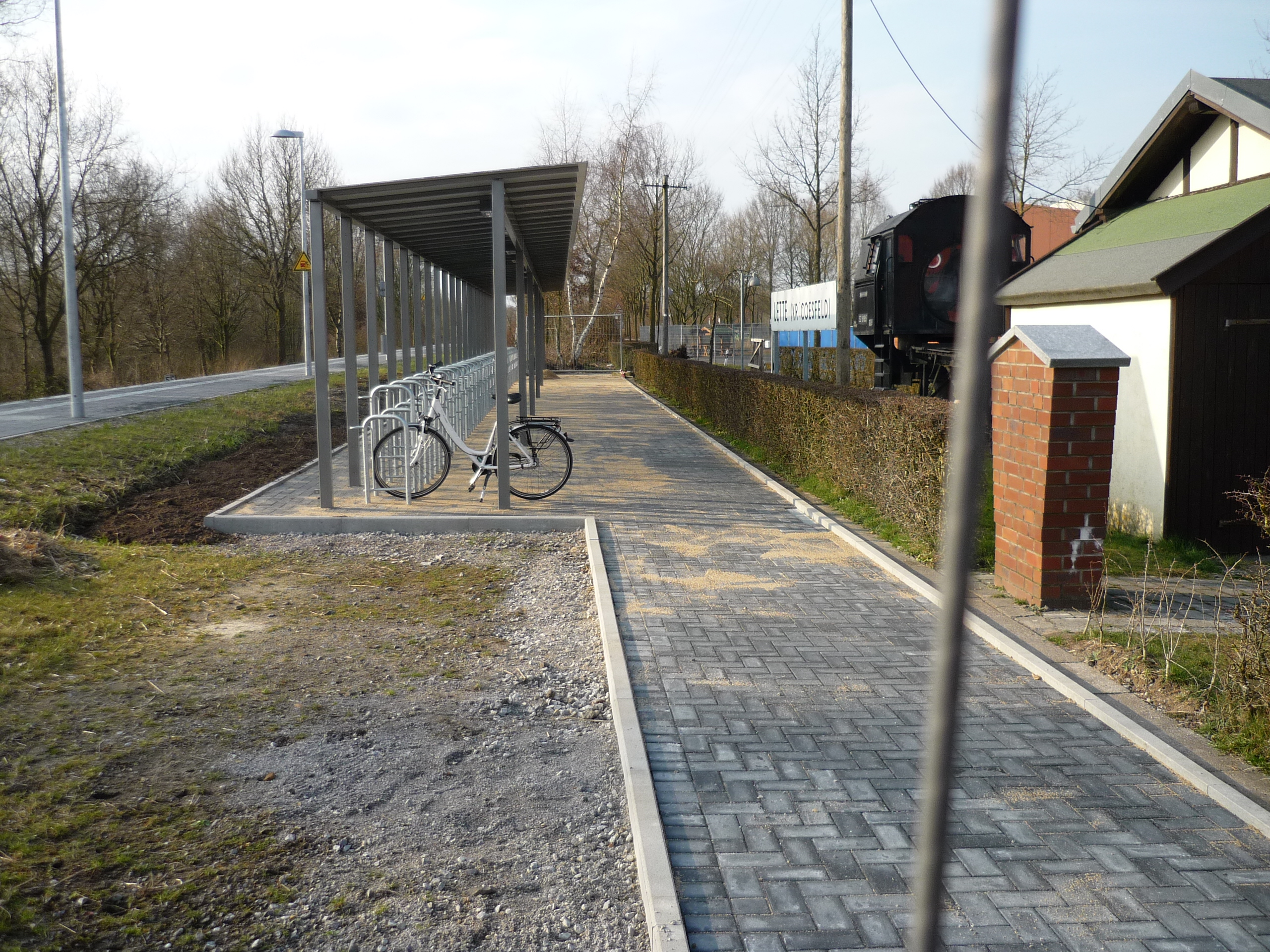 2014-2015-03-22 Bahnhof Fahrradständer  (2)